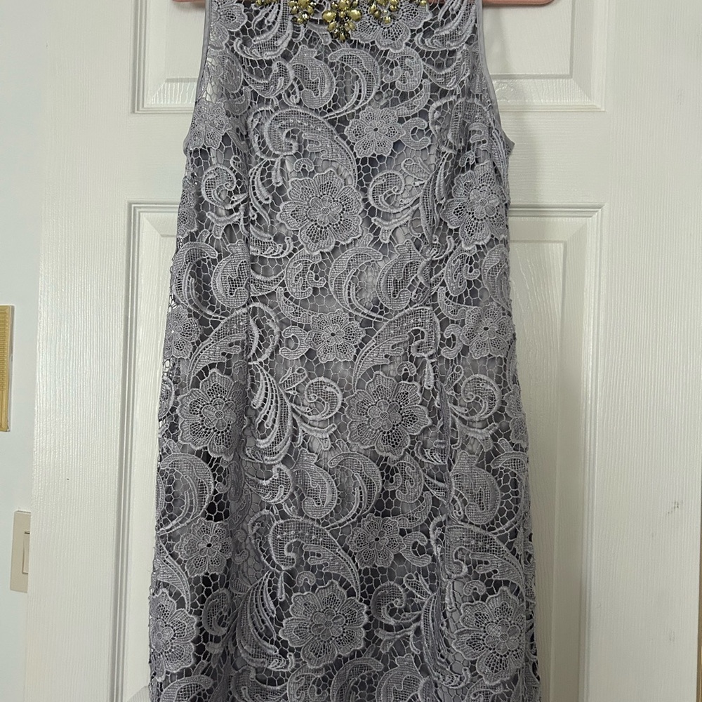 Adrianna Papell. Lace Lavender dress. Size 10. Midi.